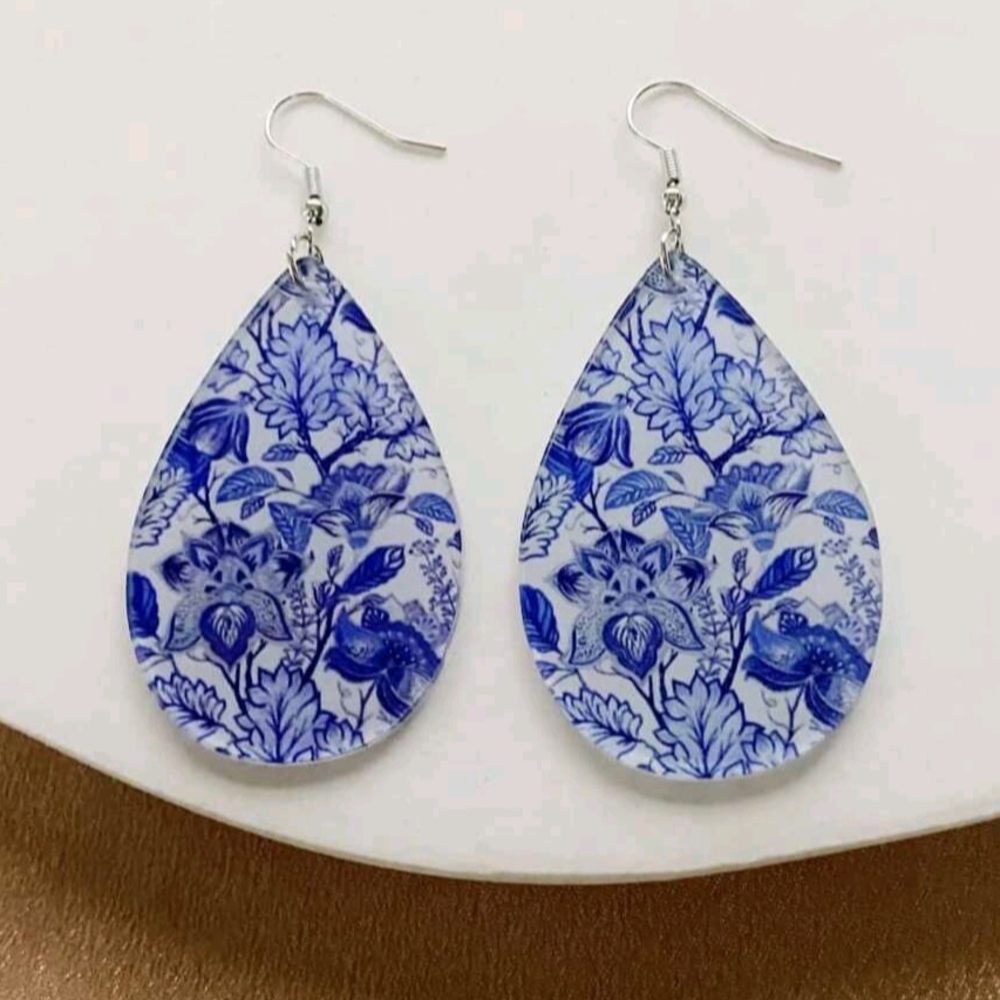 💙HP! Pretty Blue & White Porcelain-Inspired Acrylic Dangle Drop Earrings New!
